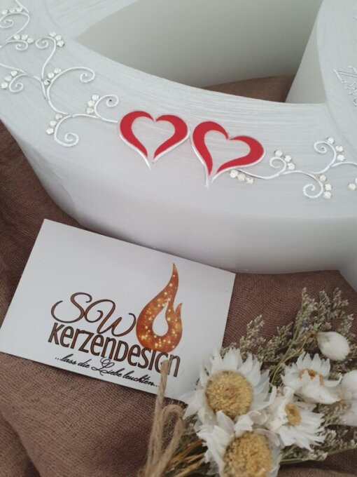 Hochzeitskerze Doppelringe "Ranken mit Strasssteinen und Herzen" – Bild 3