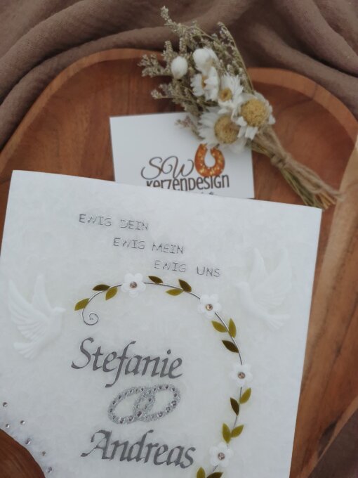 Hochzeitskerze Holz "Doppelherzen Blumenranke" – Bild 4
