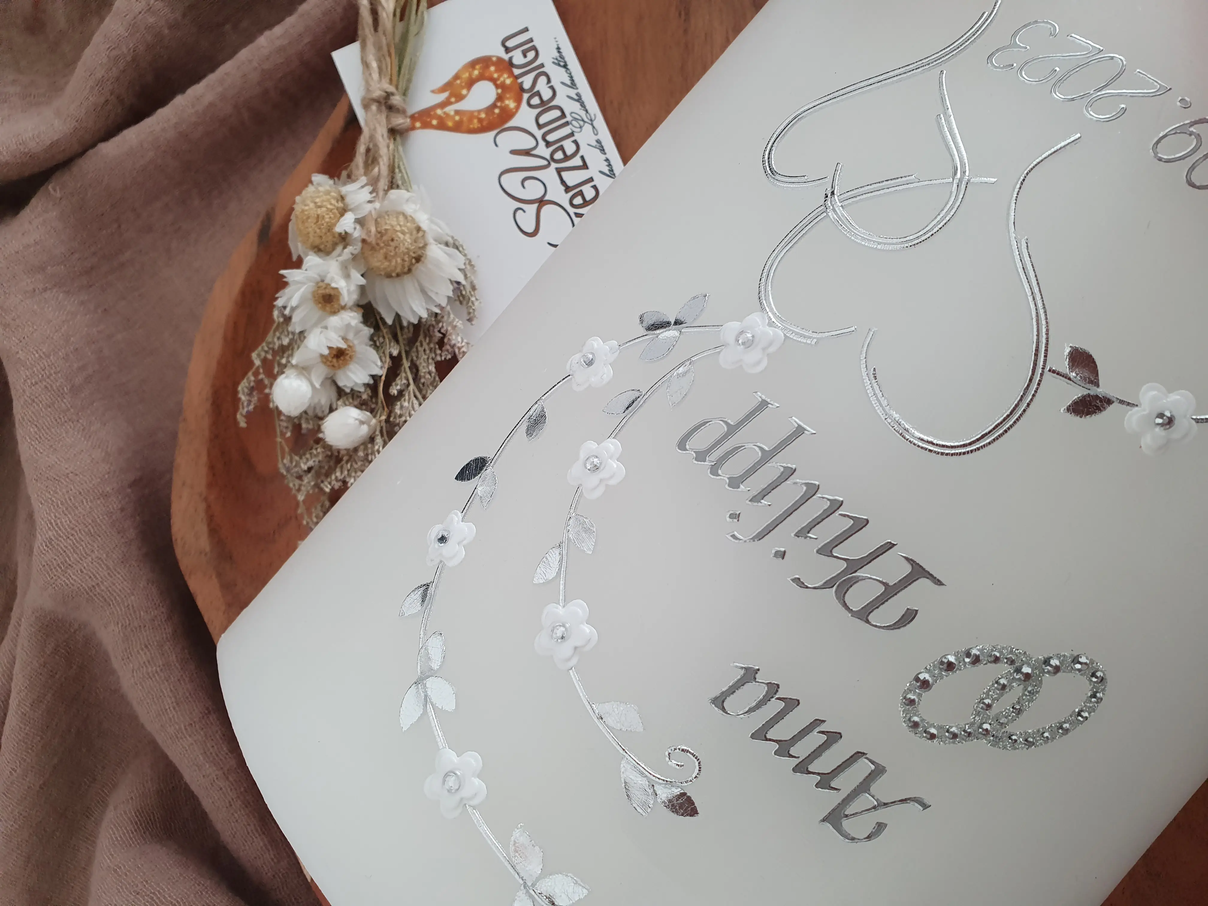 Alternative view of Hochzeitskerze "Doppelherzen Blumenranke"