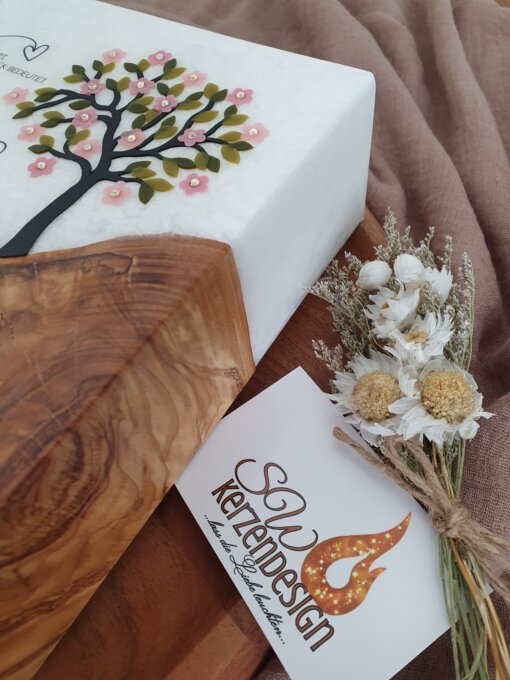Hochzeitskerze Holz "Lebensbaum mit Silhouette" – Bild 3