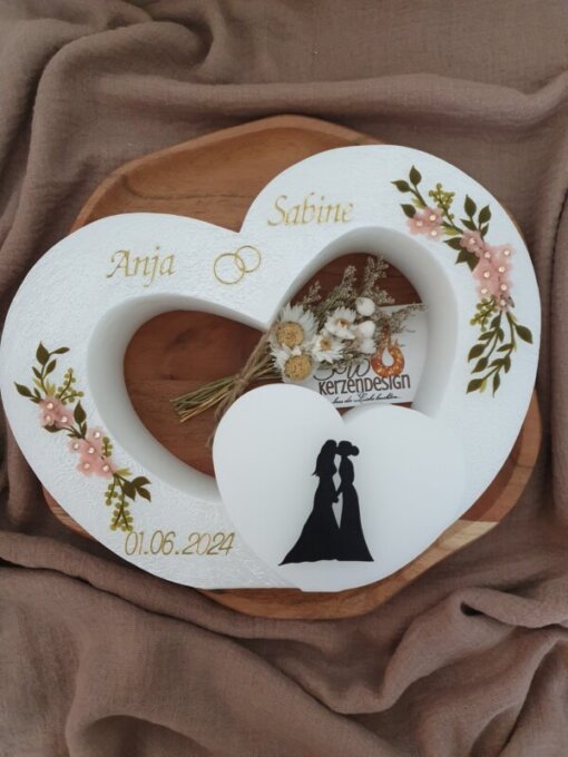 Hochzeitskerze Doppelherzform "Silhouette mit Blumen"
