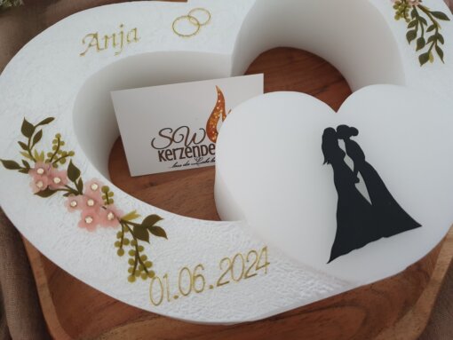 Hochzeitskerze Doppelherzform "Silhouette mit Blumen" – Bild 3